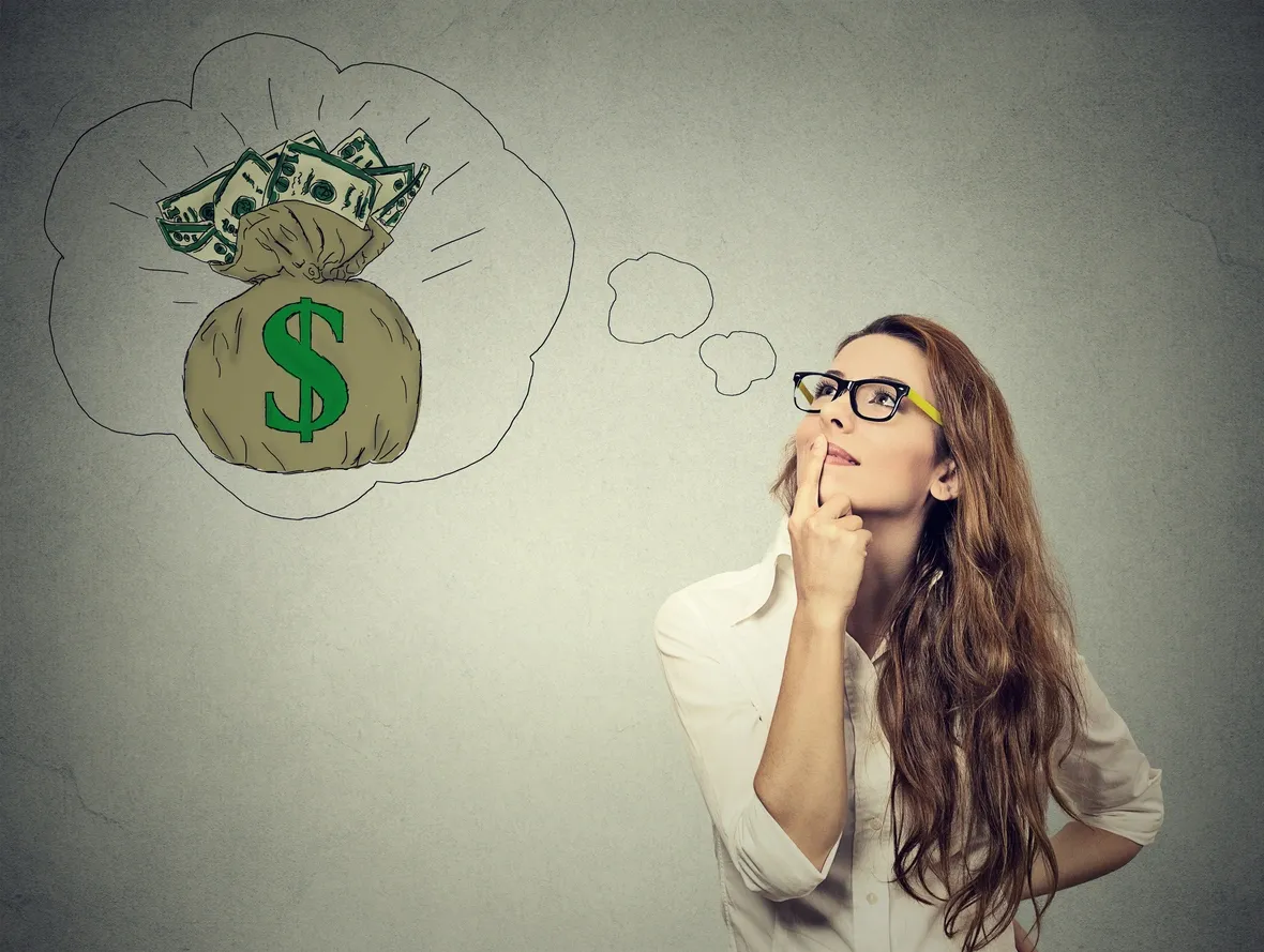 Women thinking with the think bubble above her head with a money bag, depicting deciding between a hard money lender and a private lender